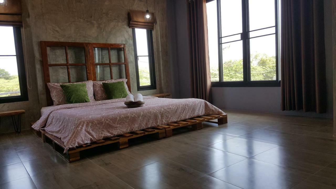 Baan Canalee Phra Nakhon Si Ayutthaya Buitenkant foto